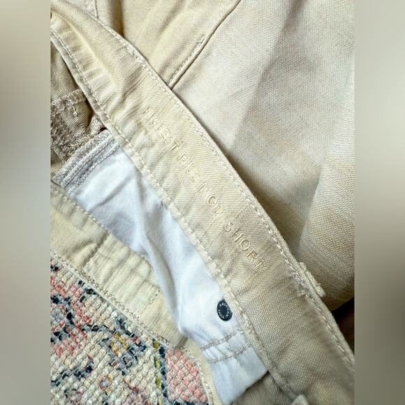 American Eagle Highest Rise Mom Cutoff distressed Shorts Tan Size 10 Women’s - Picture 3 of 5